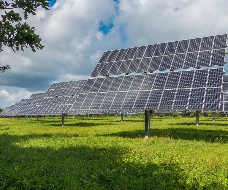 photovoltaic-system-2742302_1920